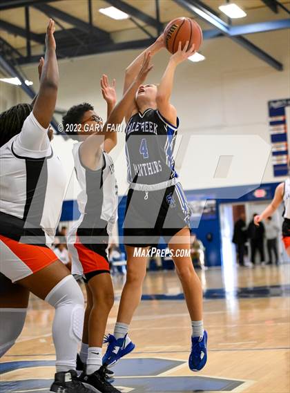 Thumbnail 2 in South Pittsburg vs Sale Creek (Battle At The Creek) photogallery.