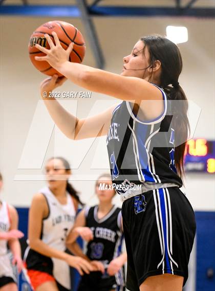 Thumbnail 3 in South Pittsburg vs Sale Creek (Battle At The Creek) photogallery.
