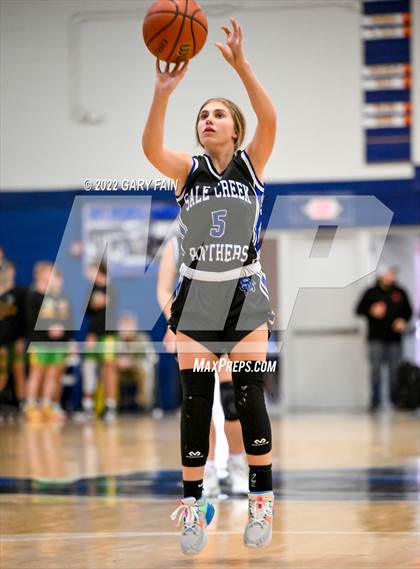 Thumbnail 3 in South Pittsburg vs Sale Creek (Battle At The Creek) photogallery.