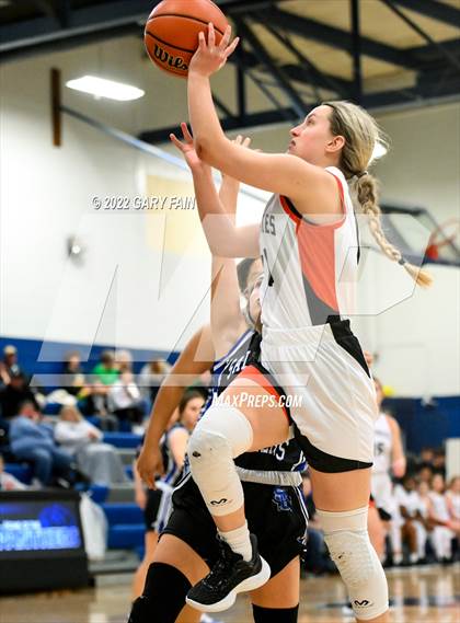 Thumbnail 3 in South Pittsburg vs Sale Creek (Battle At The Creek) photogallery.