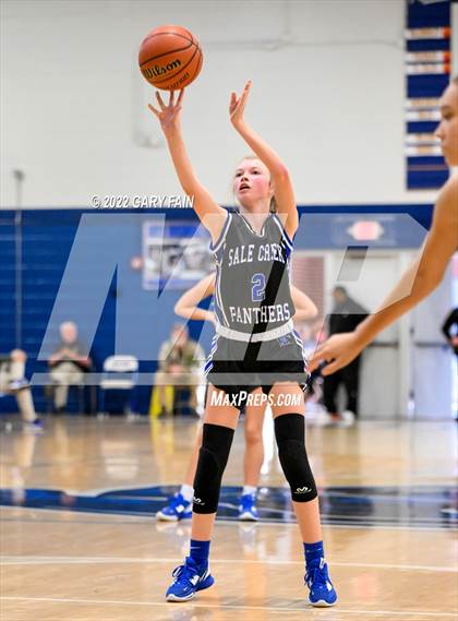Thumbnail 3 in South Pittsburg vs Sale Creek (Battle At The Creek) photogallery.
