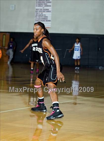 Thumbnail 2 in Dobie vs Cypress Creek (McDonalds Texas Invitational) photogallery.