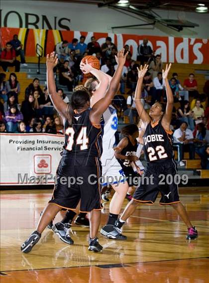 Thumbnail 3 in Dobie vs Cypress Creek (McDonalds Texas Invitational) photogallery.