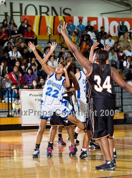 Thumbnail 2 in Dobie vs Cypress Creek (McDonalds Texas Invitational) photogallery.