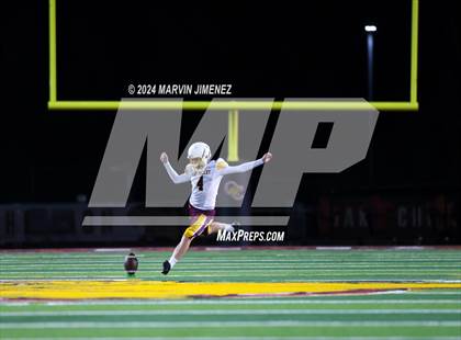 Thumbnail 1 in Simi Valley @ Oaks Christian photogallery.