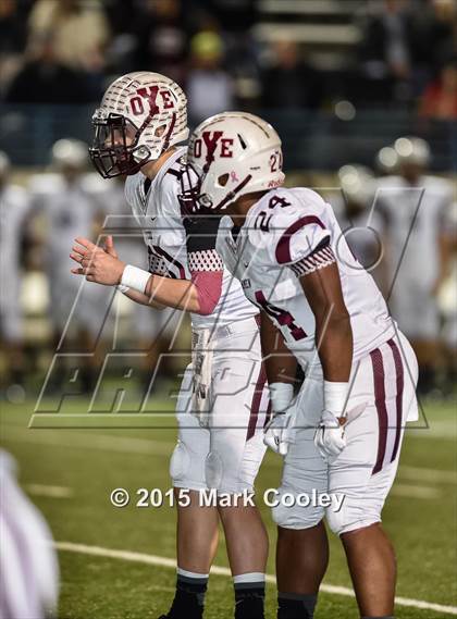 Thumbnail 2 in Cameron Yoe vs. McGregor (UIL 3A Bi-District) photogallery.