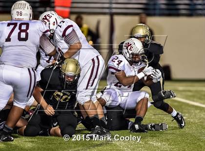 Thumbnail 3 in Cameron Yoe vs. McGregor (UIL 3A Bi-District) photogallery.