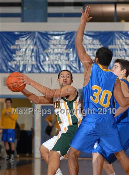 Thumbnail 2 in Chapel Field Christian vs. Coleman Catholic (Section 9 Class D Final) photogallery.