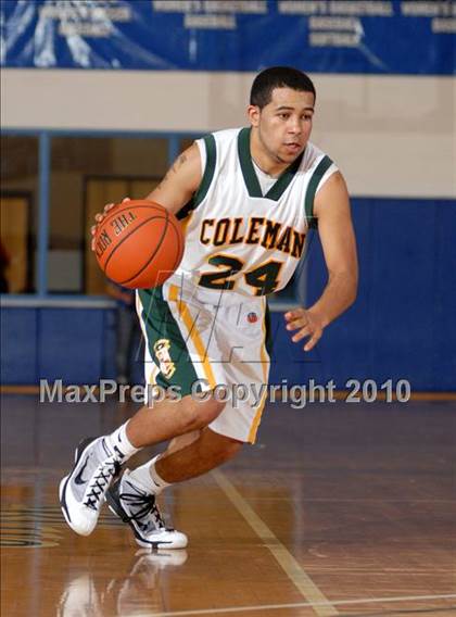 Thumbnail 2 in Chapel Field Christian vs. Coleman Catholic (Section 9 Class D Final) photogallery.