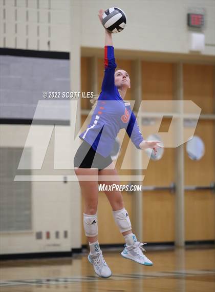 Thumbnail 3 in London vs Highland (OHSAA D2 District) photogallery.