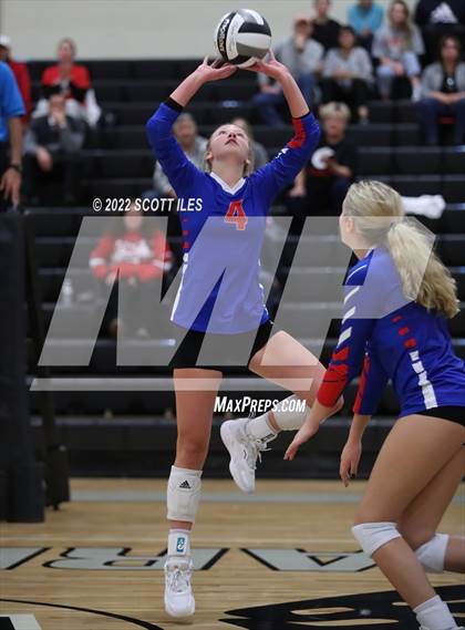 Thumbnail 3 in London vs Highland (OHSAA D2 District) photogallery.