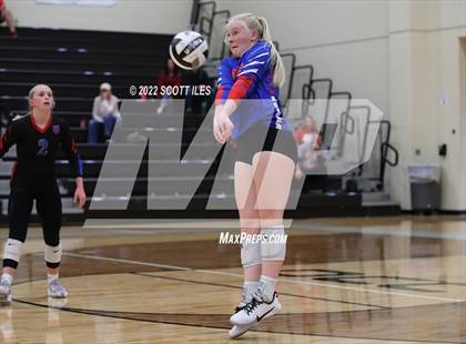 Thumbnail 2 in London vs Highland (OHSAA D2 District) photogallery.