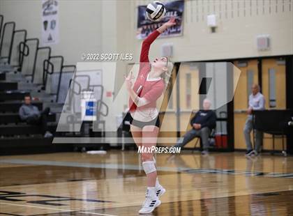 Thumbnail 2 in London vs Highland (OHSAA D2 District) photogallery.