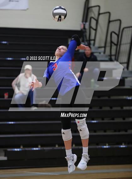Thumbnail 3 in London vs Highland (OHSAA D2 District) photogallery.