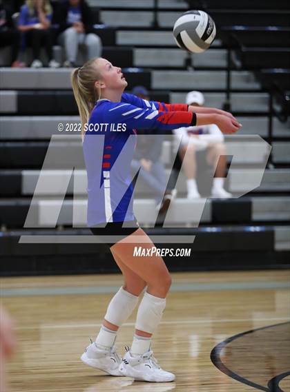 Thumbnail 2 in London vs Highland (OHSAA D2 District) photogallery.
