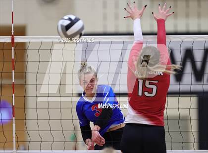 Thumbnail 1 in London vs Highland (OHSAA D2 District) photogallery.
