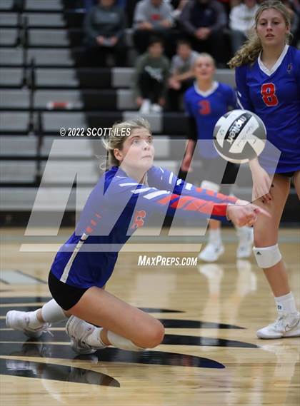 Thumbnail 2 in London vs Highland (OHSAA D2 District) photogallery.