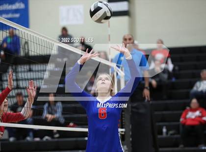 Thumbnail 1 in London vs Highland (OHSAA D2 District) photogallery.