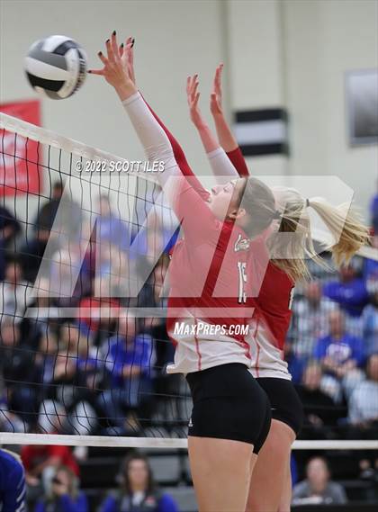 Thumbnail 2 in London vs Highland (OHSAA D2 District) photogallery.