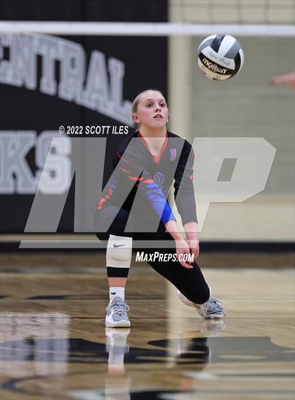 Thumbnail 1 in London vs Highland (OHSAA D2 District) photogallery.