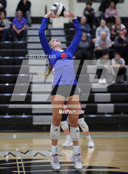 Thumbnail 2 in London vs Highland (OHSAA D2 District) photogallery.