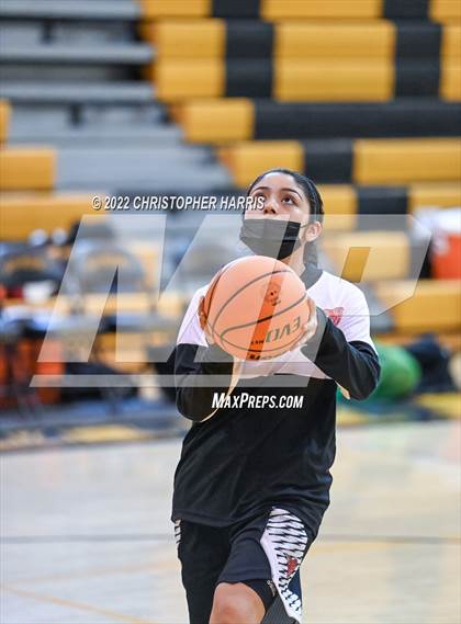 Thumbnail 1 in San Pedro vs. South Gate CIF LAC Division 2 Quarterfinals photogallery.