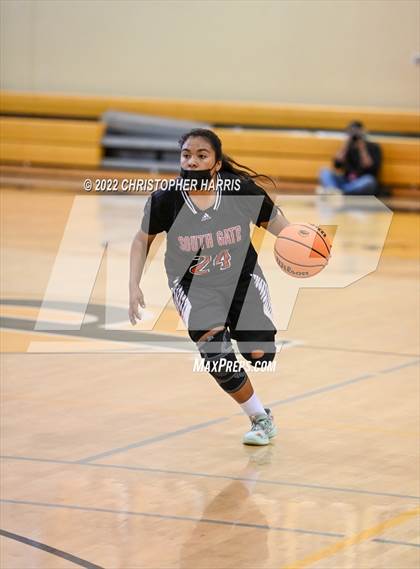 Thumbnail 3 in San Pedro vs. South Gate CIF LAC Division 2 Quarterfinals photogallery.