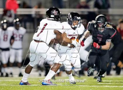 Thumbnail 3 in Liberty-Eylau vs. Argyle (UIL 4A Division 1 Region 2 Quarterfinal) photogallery.