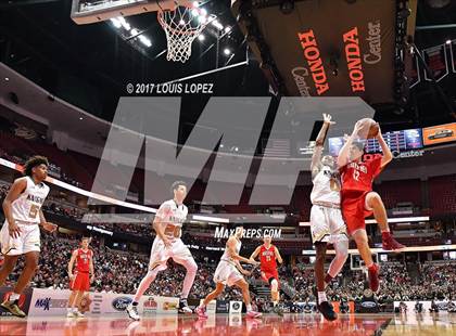 Thumbnail 1 in Bishop Montgomery vs. Mater Dei (CIF SS Open DIV Final) photogallery.