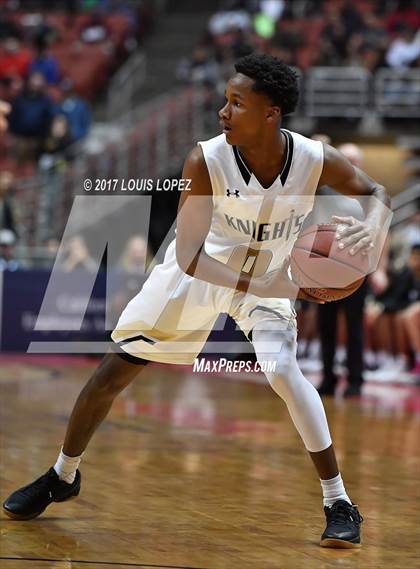 Thumbnail 2 in Bishop Montgomery vs. Mater Dei (CIF SS Open DIV Final) photogallery.