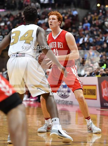 Thumbnail 2 in Bishop Montgomery vs. Mater Dei (CIF SS Open DIV Final) photogallery.