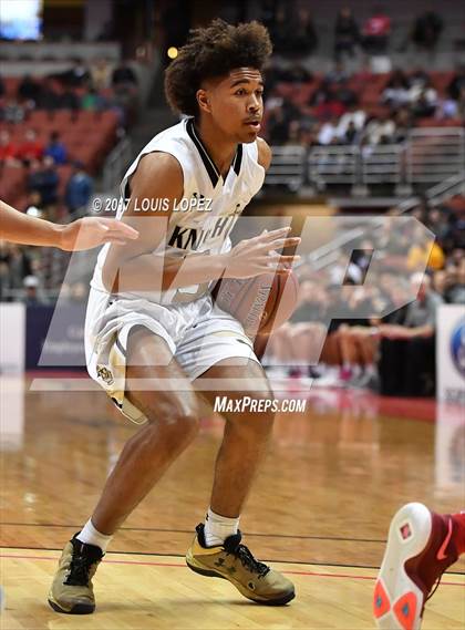 Thumbnail 2 in Bishop Montgomery vs. Mater Dei (CIF SS Open DIV Final) photogallery.