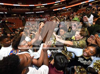 Thumbnail 2 in Bishop Montgomery vs. Mater Dei (CIF SS Open DIV Final) photogallery.