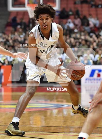 Thumbnail 3 in Bishop Montgomery vs. Mater Dei (CIF SS Open DIV Final) photogallery.