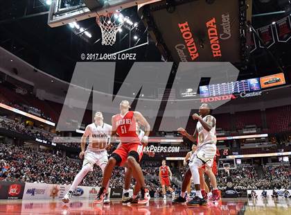 Thumbnail 1 in Bishop Montgomery vs. Mater Dei (CIF SS Open DIV Final) photogallery.