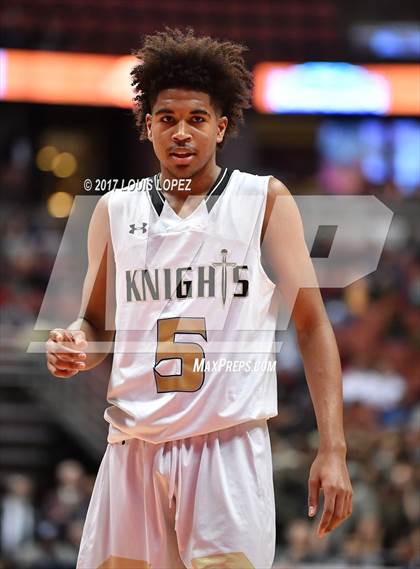 Thumbnail 2 in Bishop Montgomery vs. Mater Dei (CIF SS Open DIV Final) photogallery.