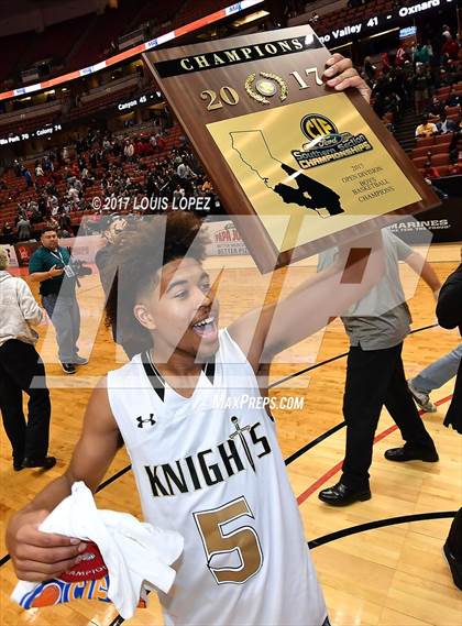 Thumbnail 1 in Bishop Montgomery vs. Mater Dei (CIF SS Open DIV Final) photogallery.