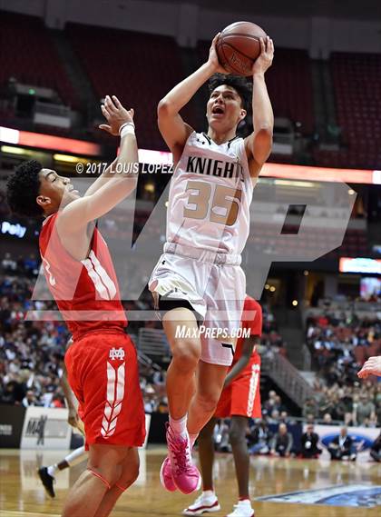 Thumbnail 1 in Bishop Montgomery vs. Mater Dei (CIF SS Open DIV Final) photogallery.