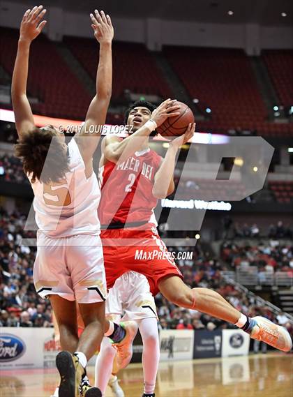 Thumbnail 1 in Bishop Montgomery vs. Mater Dei (CIF SS Open DIV Final) photogallery.