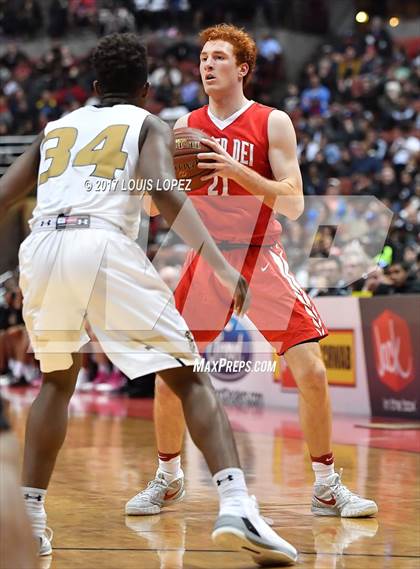 Thumbnail 1 in Bishop Montgomery vs. Mater Dei (CIF SS Open DIV Final) photogallery.