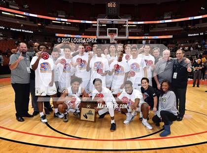 Thumbnail 1 in Bishop Montgomery vs. Mater Dei (CIF SS Open DIV Final) photogallery.