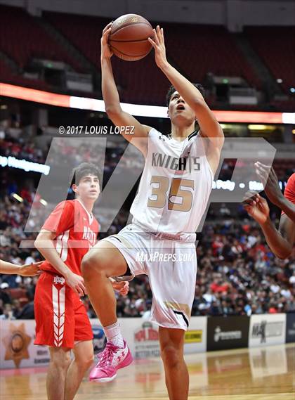 Thumbnail 2 in Bishop Montgomery vs. Mater Dei (CIF SS Open DIV Final) photogallery.