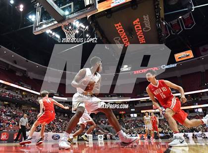 Thumbnail 2 in Bishop Montgomery vs. Mater Dei (CIF SS Open DIV Final) photogallery.