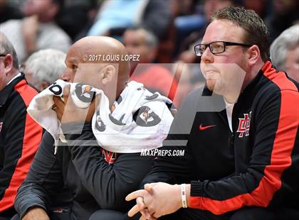 Thumbnail 2 in Bishop Montgomery vs. Mater Dei (CIF SS Open DIV Final) photogallery.