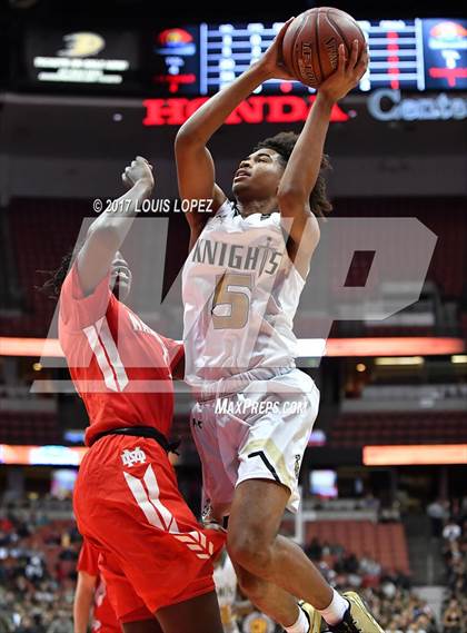 Thumbnail 2 in Bishop Montgomery vs. Mater Dei (CIF SS Open DIV Final) photogallery.