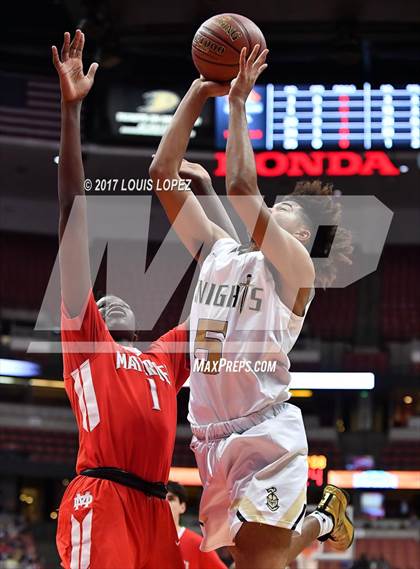 Thumbnail 2 in Bishop Montgomery vs. Mater Dei (CIF SS Open DIV Final) photogallery.