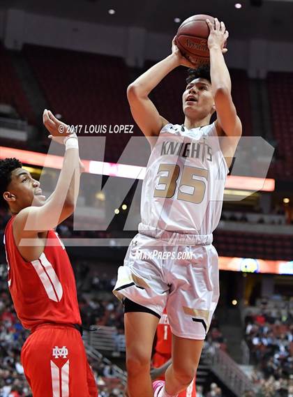 Thumbnail 2 in Bishop Montgomery vs. Mater Dei (CIF SS Open DIV Final) photogallery.