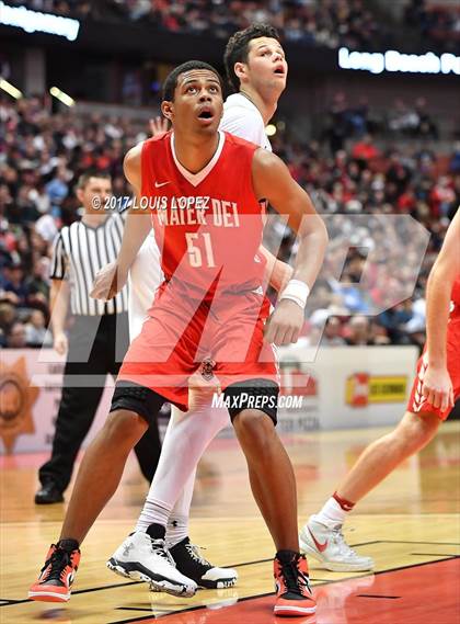 Thumbnail 2 in Bishop Montgomery vs. Mater Dei (CIF SS Open DIV Final) photogallery.
