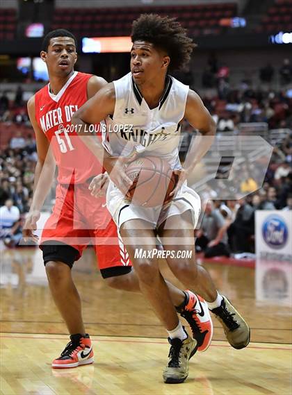 Thumbnail 2 in Bishop Montgomery vs. Mater Dei (CIF SS Open DIV Final) photogallery.