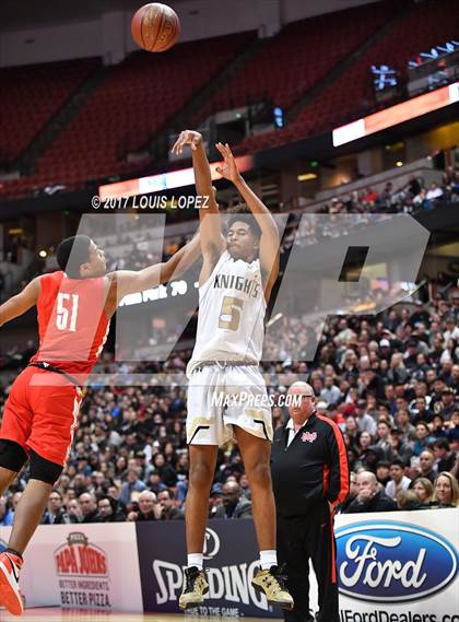 Thumbnail 3 in Bishop Montgomery vs. Mater Dei (CIF SS Open DIV Final) photogallery.